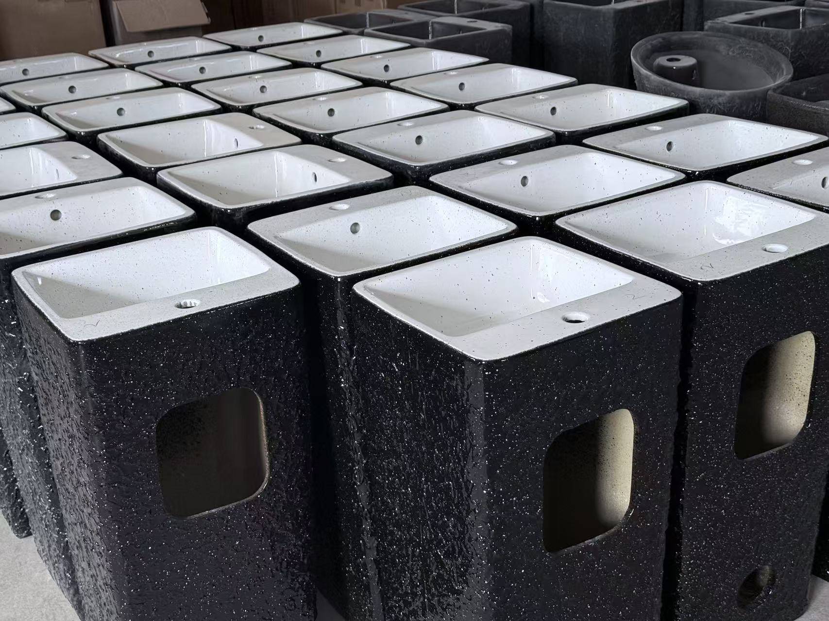 色彩靈動點亮空間，彩諾衛浴開啟多彩衛浴新時代