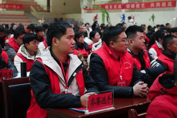 全國工藝品雕刻工職業技能競賽在和田開幕