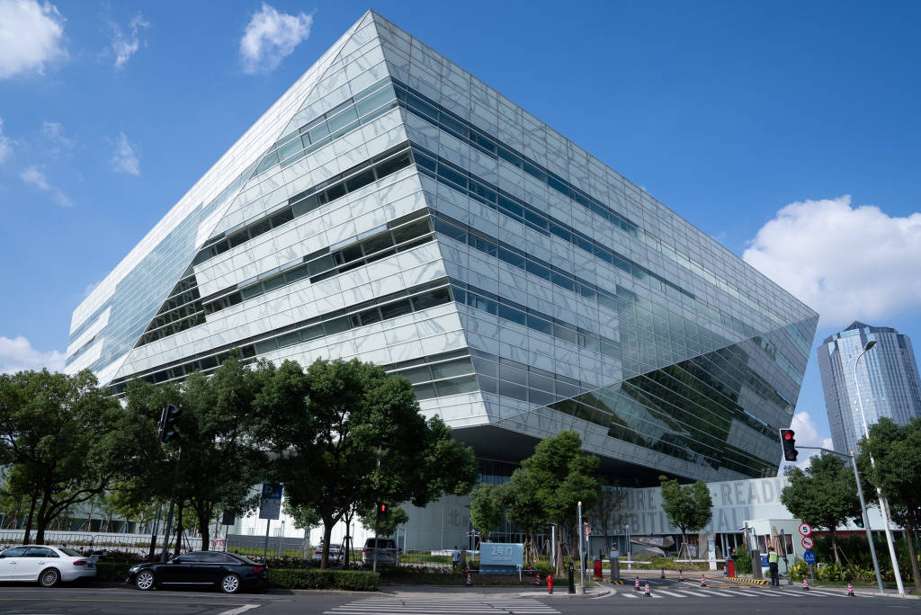 閱讀的未來｜“一座難求”背後，圖書館如何守護“深度閱讀”