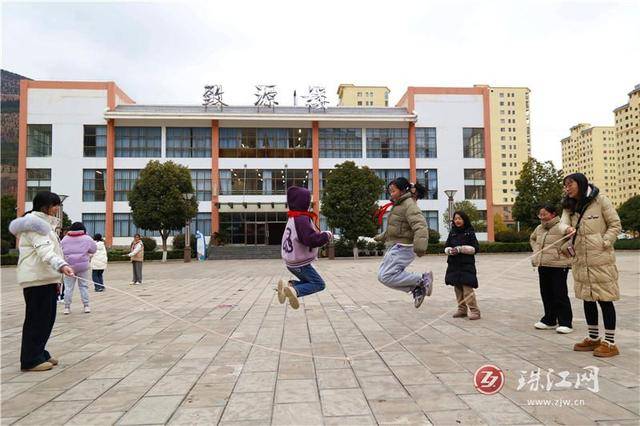 會澤縣鍾屏小學2025年鄉村少年宮成果豐碩